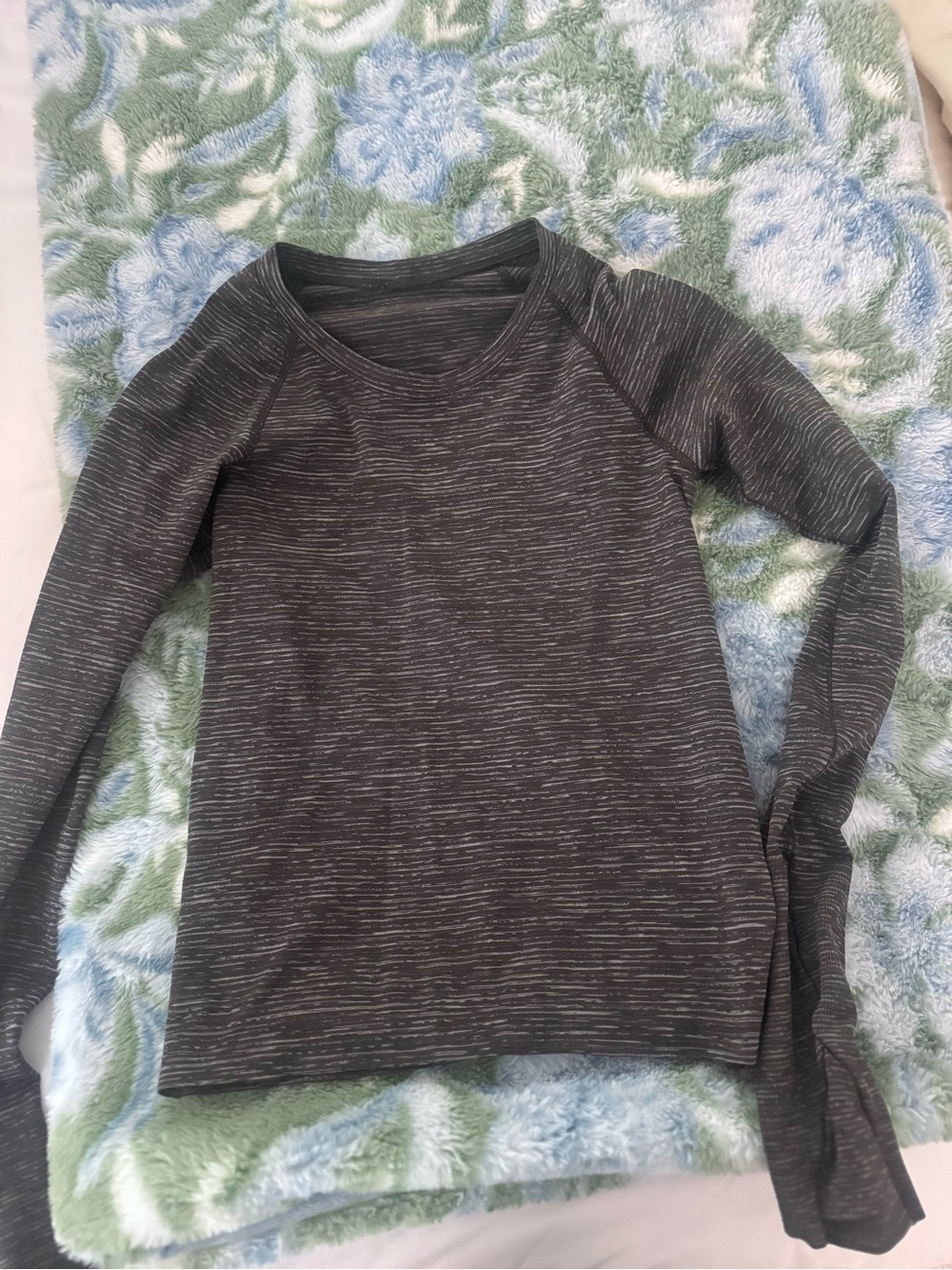 lululemon swiftly tech crop longsleeve top